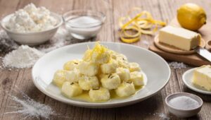 Gnocchi di ricotta e limone di Iginio Massari, la ricetta leggera che si scioglie in bocca