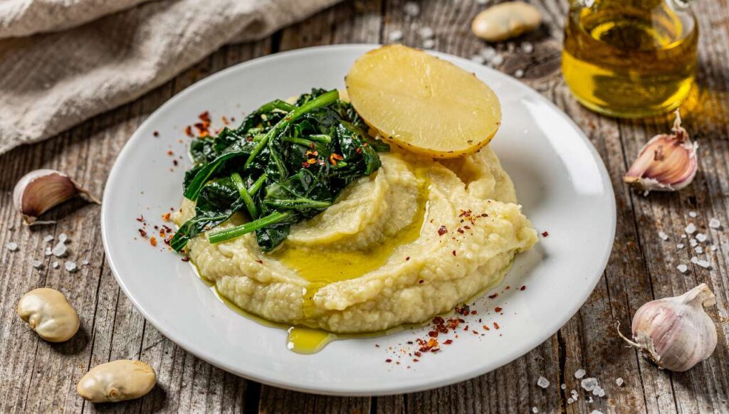 Fave e cicoria alla pugliese: il piatto contadino di primavera che costa meno di 3 euro